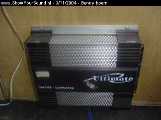 showyoursound.nl - bass maker - benny boem - benny_s_ice_004.jpg - dit is mijn 560 watts versterker van ultimate voor de hoedeplank speakers